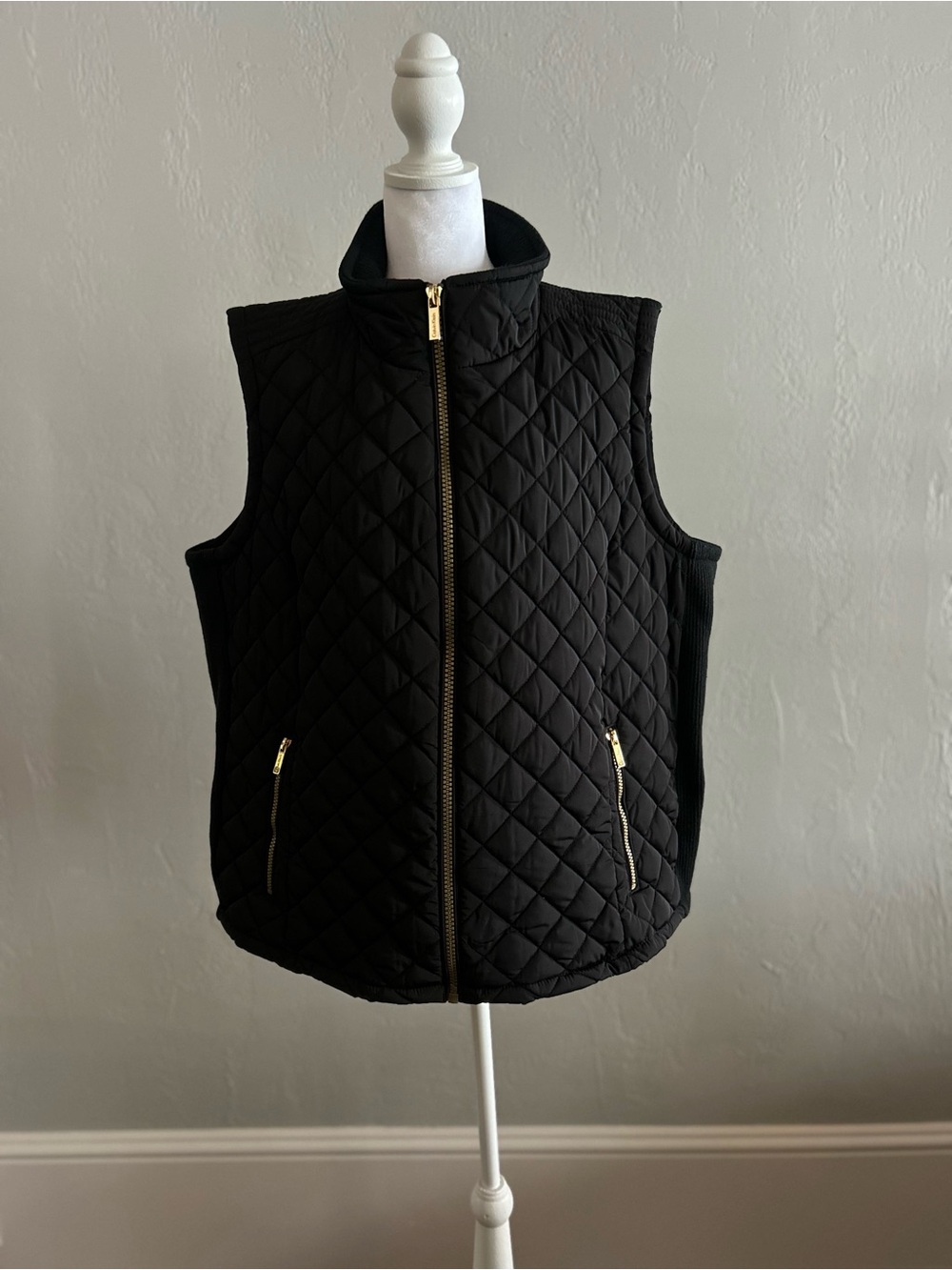 Calvin Klein Quilted Sleeveless Puffer Vest in Black with Gold Zippers